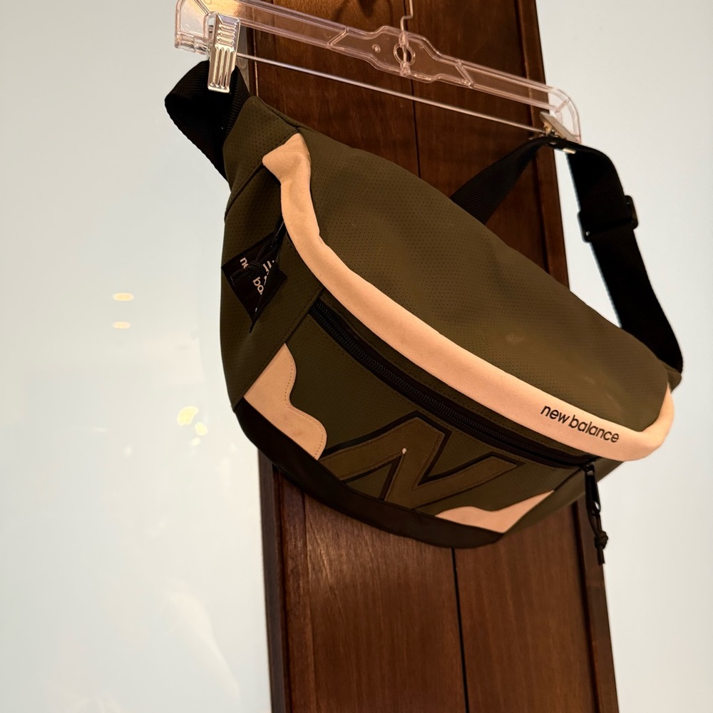 New Balance Olive and Black Men's Belt Bag - Picture 4 of 6